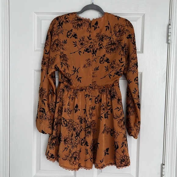 House of Harlow 1960 X REVOLVE Edwin Dress in Copper Floral - Picture 8 of 10